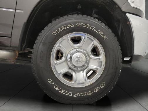 2017 RAM 2500 Tradesman Regular Cab 4x4 8' Box