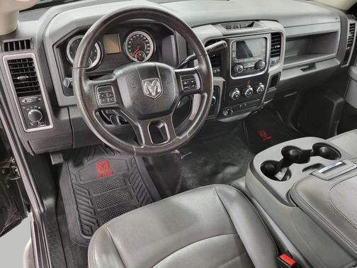 2017 RAM 2500 Tradesman Regular Cab 4x4 8' Box