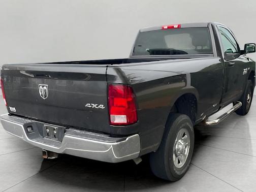 2017 RAM 2500 Tradesman Regular Cab 4x4 8' Box