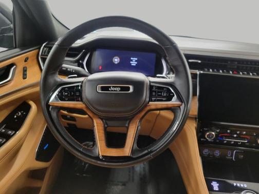 2023 Jeep Grand Cherokee Summit