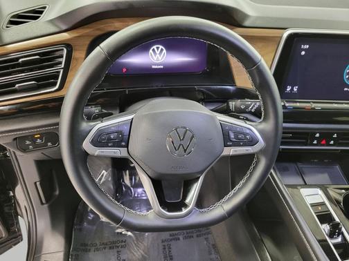 2024 Volkswagen Atlas 2.0T SE w/Technology 4MOTION