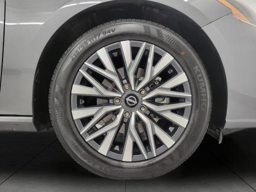 Gun Metallic 2025 Nissan Altima SV FWD