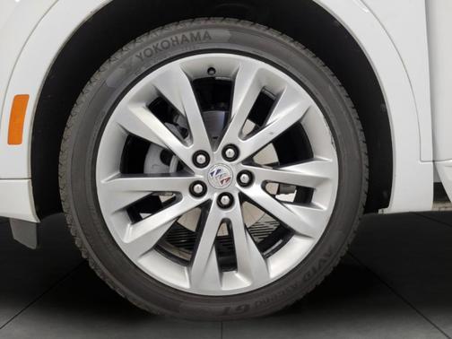 Olympic White 2022 Buick Envision AWD Avenir