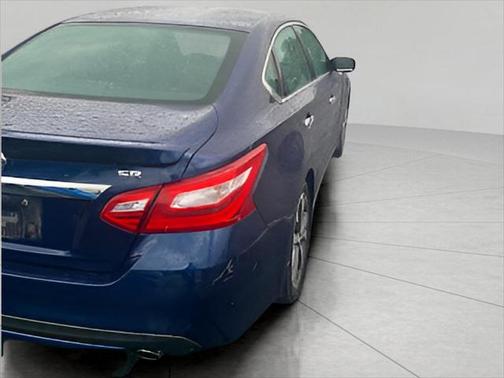 2016 Nissan Altima 2.5 SR