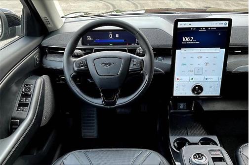 2024 Ford Mustang Mach-E PREMIUM