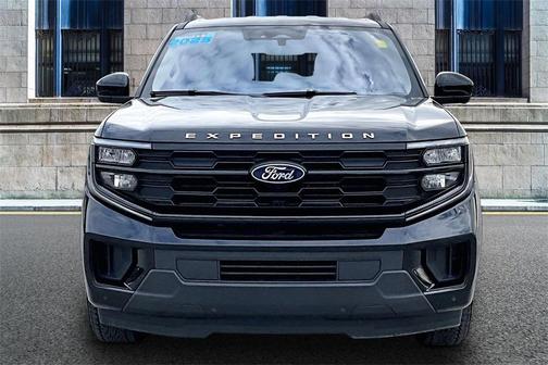2025 Ford Expedition Max Active 4x4