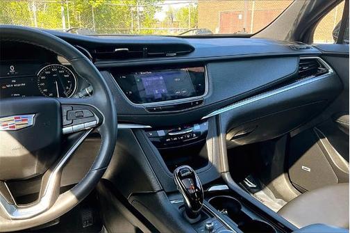 2023 Cadillac XT6 LUXURY