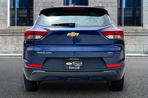 Blue Glow Metallic 2022 Chevrolet Trailblazer LS