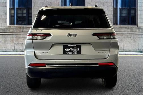 2023 Jeep Grand Cherokee LAREDO