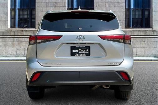 2021 Toyota Highlander LE
