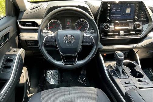 2021 Toyota Highlander LE