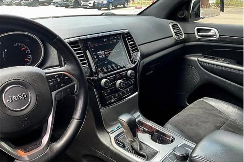 2022 Jeep Grand Cherokee LAREDO