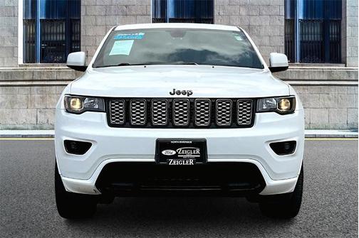2022 Jeep Grand Cherokee LAREDO