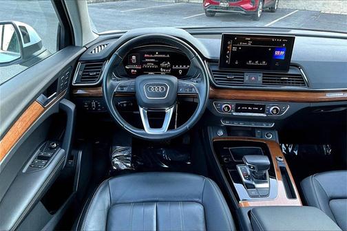 2022 Audi Q5 45 S line Premium Plus