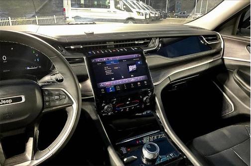 2022 Jeep Grand Cherokee BASE