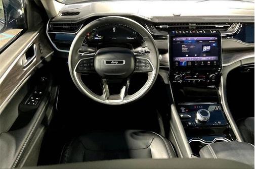 2022 Jeep Grand Cherokee BASE