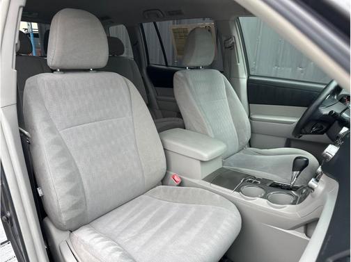 2012 Toyota Highlander SE