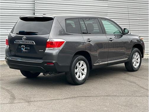 2012 Toyota Highlander SE