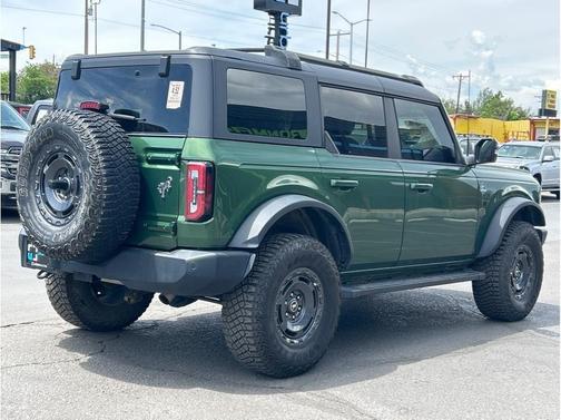Eruption Green Metallic 2024 Ford Bronco Outer Banks