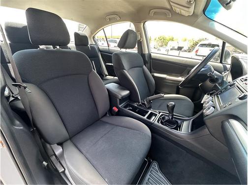 Ice Silver Metallic 2016 Subaru Impreza 2.0i
