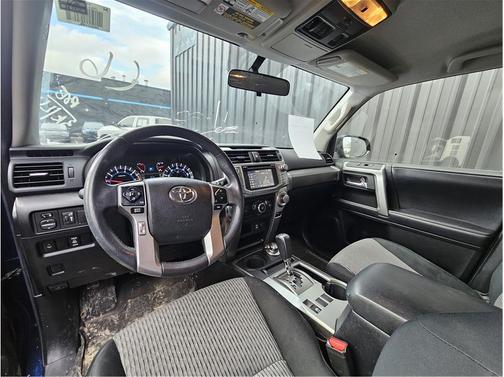 2017 Toyota 4Runner SR5 Sport Utility 4D