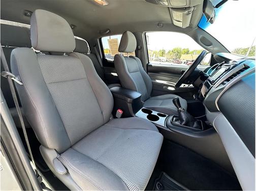 Super White 2015 Toyota Tacoma TRD Pro