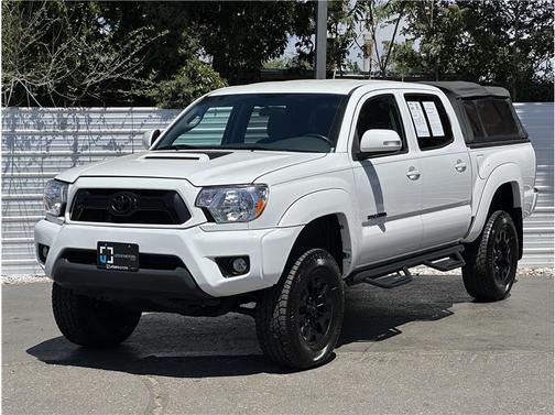 Super White 2015 Toyota Tacoma TRD Pro