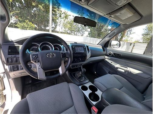 Super White 2015 Toyota Tacoma TRD Pro