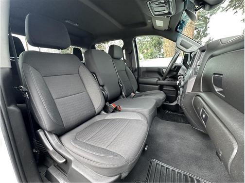 Summit White 2022 Chevrolet Silverado 2500 Custom