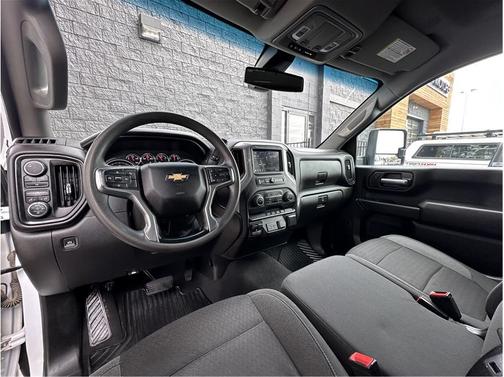 Summit White 2022 Chevrolet Silverado 2500 Custom