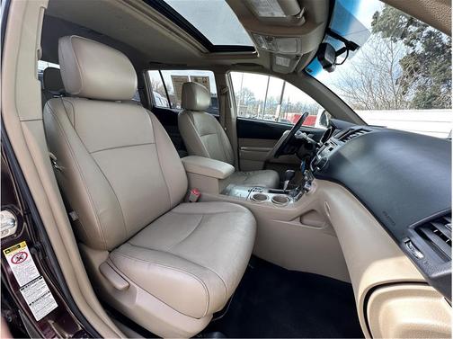 2013 Toyota Highlander SE