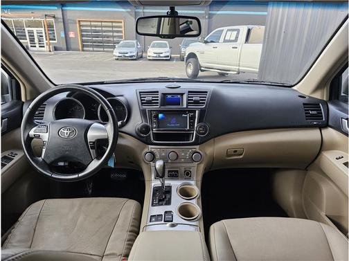 2013 Toyota Highlander SE