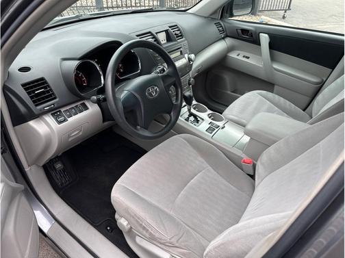 2012 Toyota Highlander SE