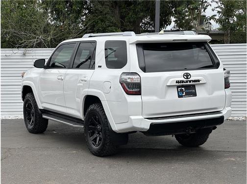 Super White 2017 Toyota 4Runner SR5 Premium