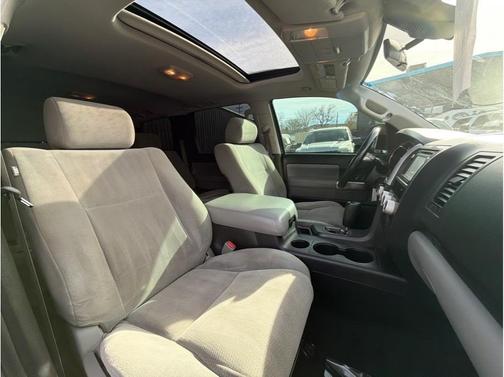 2018 Toyota Sequoia SR5