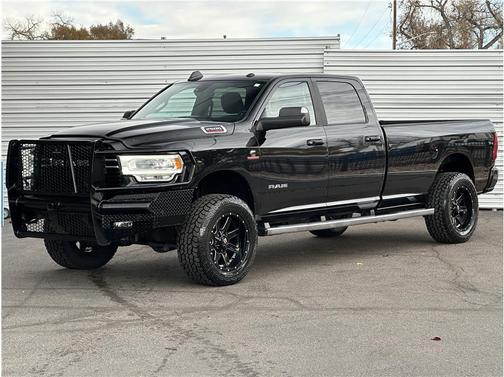 2019 RAM 2500 Big Horn Crew Cab 4x4 8' Box