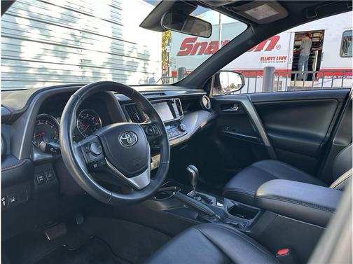 2016 Toyota RAV4 SE