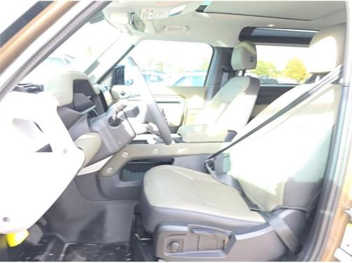 2025 Land Rover Defender 90 P300 S