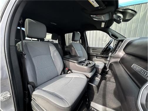 2023 RAM 2500 Big Horn Crew Cab 4x4 8' Box