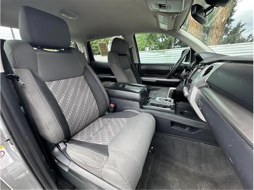 Silver Sky Metallic 2018 Toyota Tundra SR5