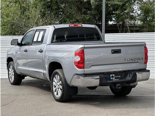 Silver Sky Metallic 2018 Toyota Tundra SR5