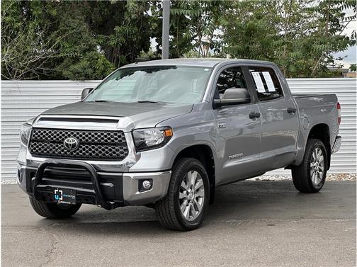 Silver Sky Metallic 2018 Toyota Tundra SR5