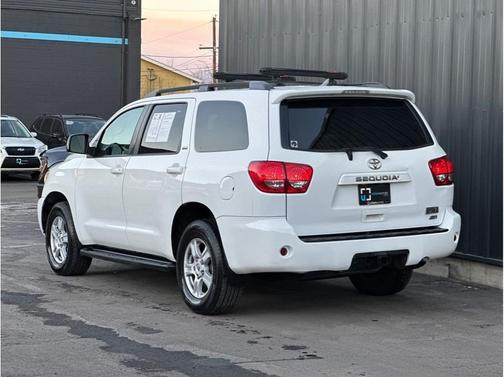 2015 Toyota Sequoia SR5