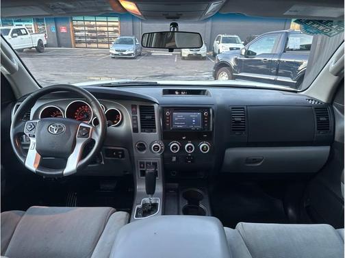 2015 Toyota Sequoia SR5