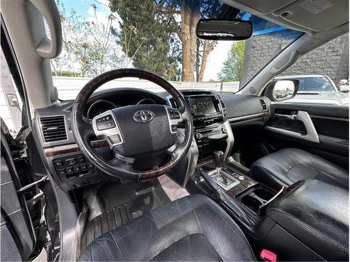 Black 2015 Toyota Land Cruiser Base