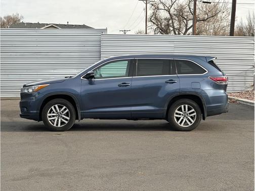 2016 Toyota Highlander LE
