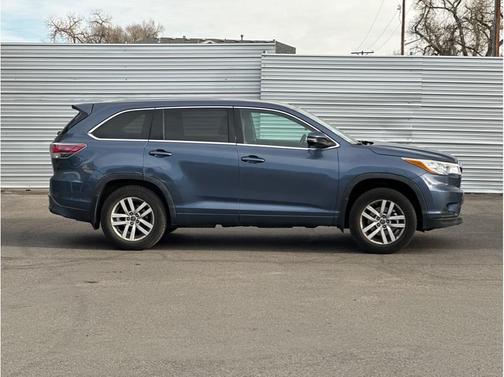 2016 Toyota Highlander LE
