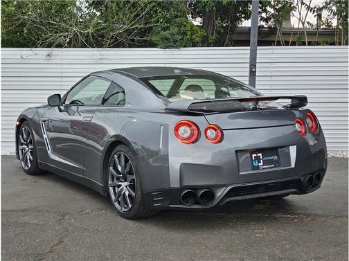 Gun Metallic 2015 Nissan GT-R Premium