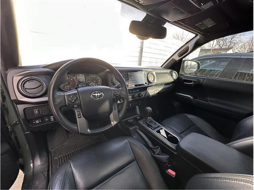 2022 Toyota Tacoma TRD Sport