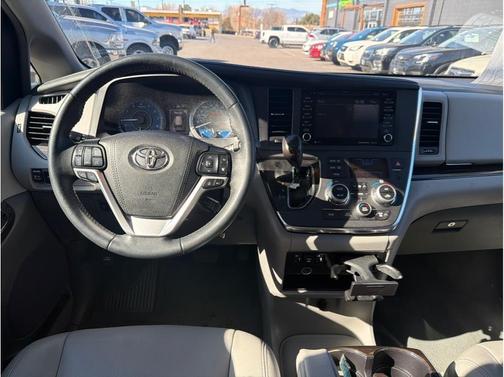 2019 Toyota Sienna XLE